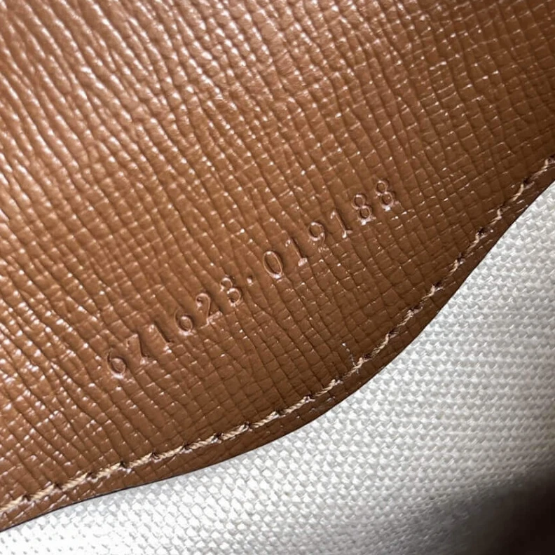 Louis vuitton locations Detachabl Gucci Mini Tote Bag with Interlocking G in GG Supreme