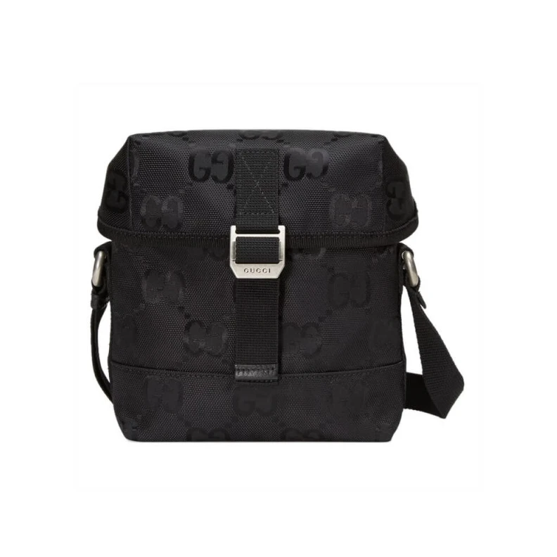 Supporting Gucci Off The Grid Messenger Bag