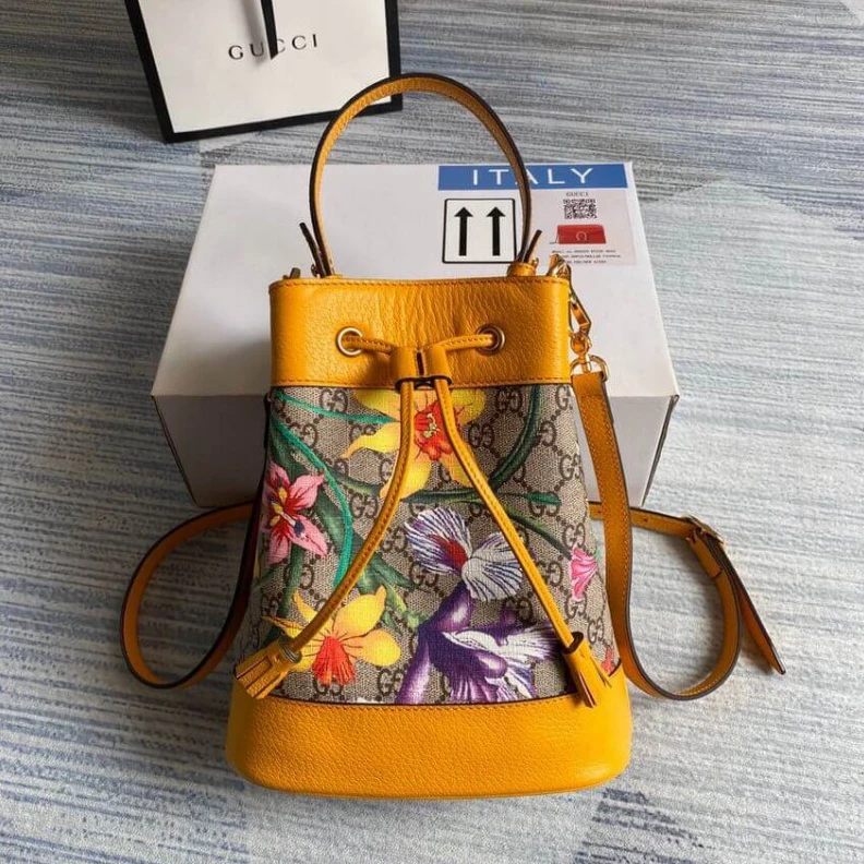Lv belts replica 20.5 x 26 Gucci Ophidia GG Flora Small Bucket Bag