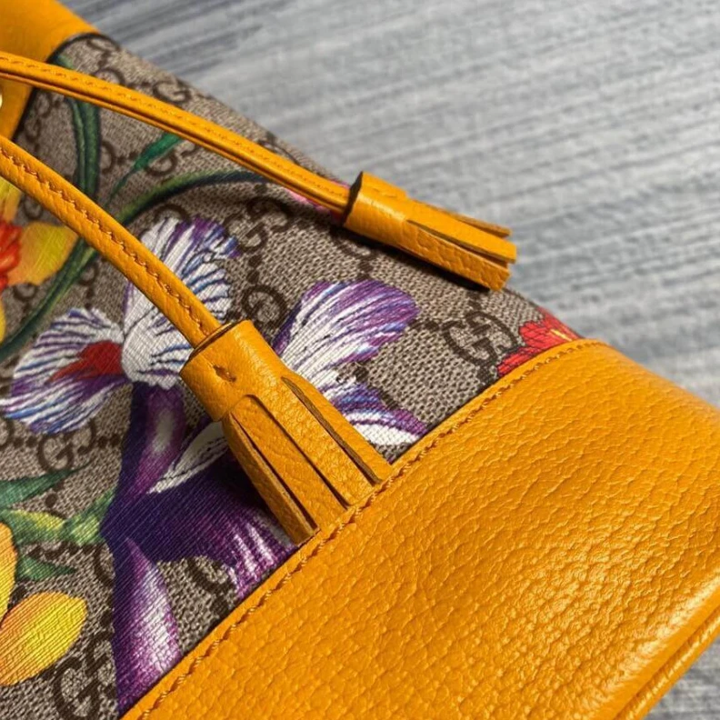 Lv belts replica 20.5 x 26 Gucci Ophidia GG Flora Small Bucket Bag