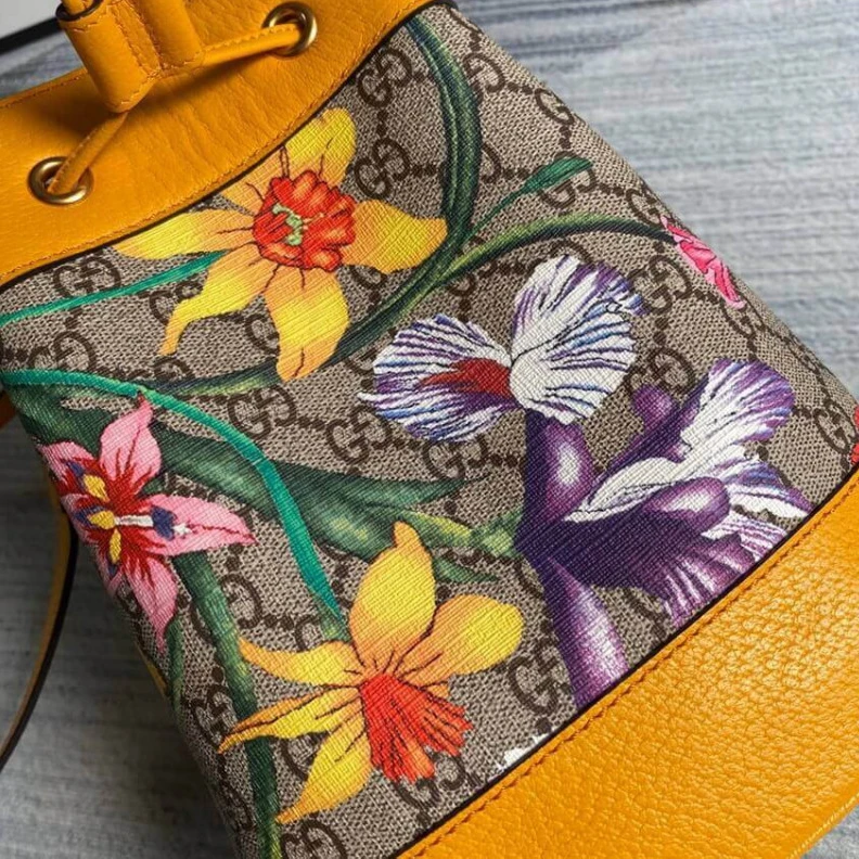 Lv belts replica 20.5 x 26 Gucci Ophidia GG Flora Small Bucket Bag