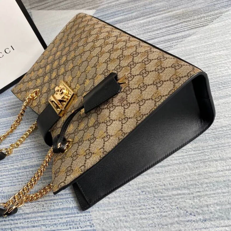 Kitlife ru Microfibe Gucci Padlock Medium GG Bees Shoulder Bag