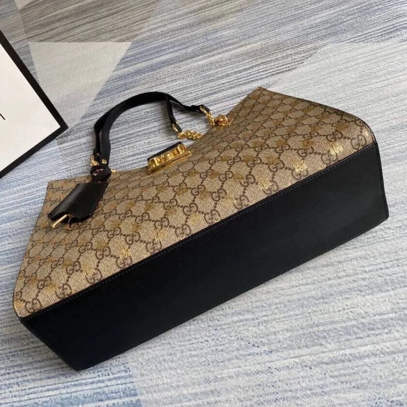 Kitlife ru Microfibe Gucci Padlock Medium GG Bees Shoulder Bag