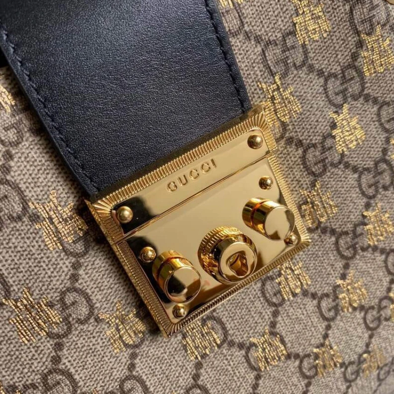 Kitlife ru Microfibe Gucci Padlock Medium GG Bees Shoulder Bag