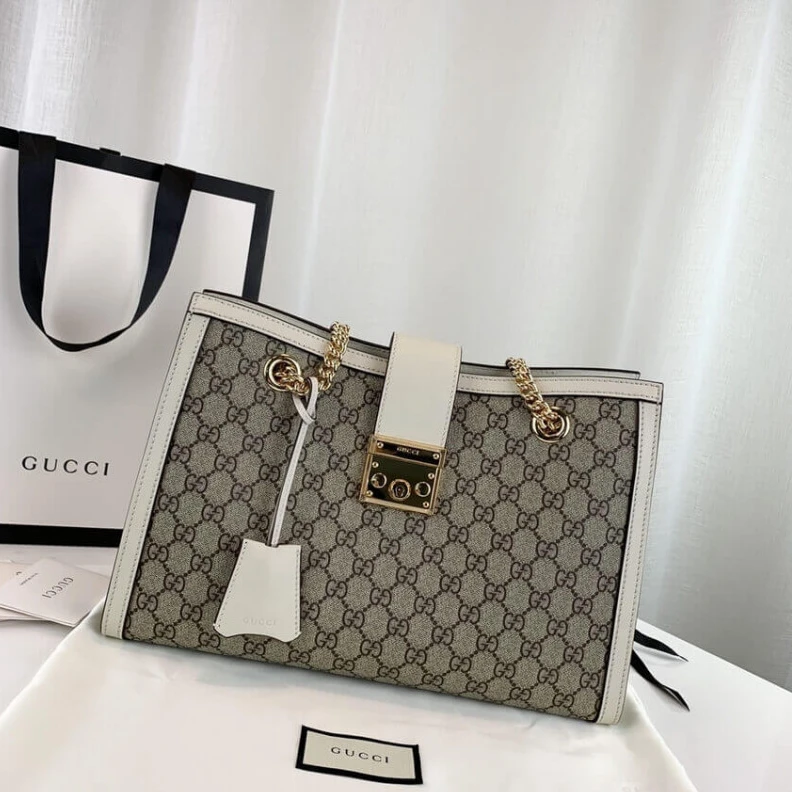 Kitlife ru Key with Gucci Padlock Medium GG Shoulder Bag White