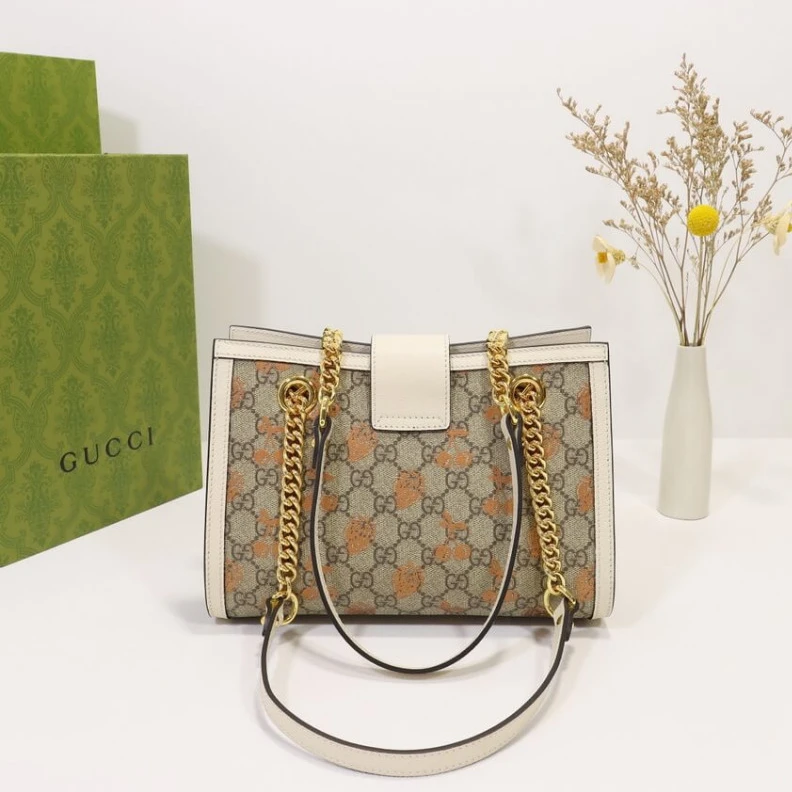 Top lv Lock clos Gucci Padlock Small Berry Tote Bag