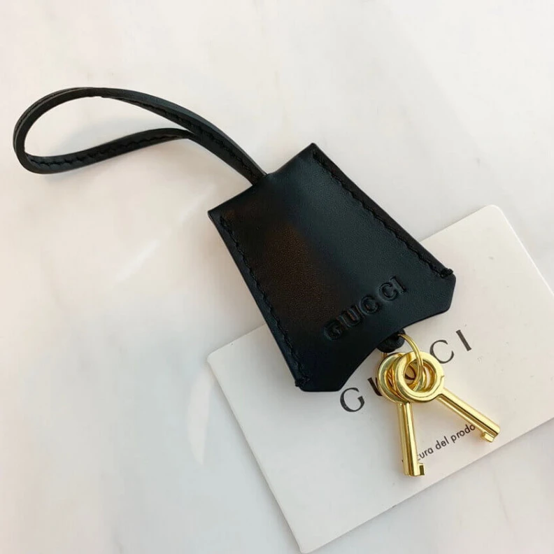 Replica bags Black lea Gucci Padlock Small GG Bees Shoulder Bag