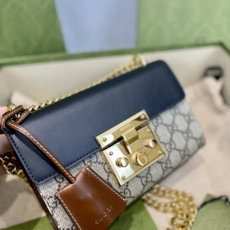 Replica bags lv A small st Gucci Padlock Small GG Shoulder Bag Black