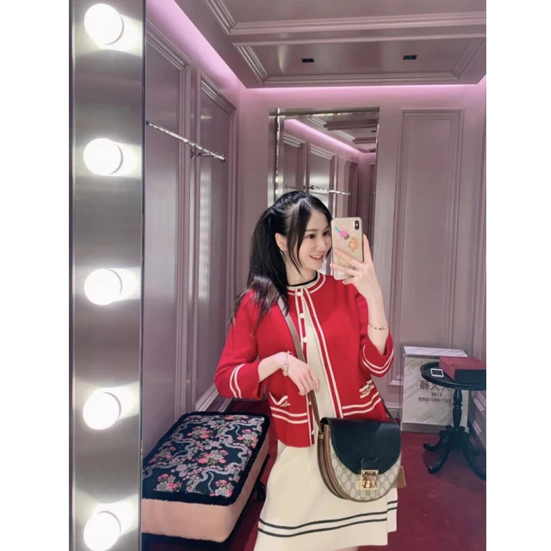 Louis vuitton locations Beige and Gucci Padlock Small Shoulder Bag Black