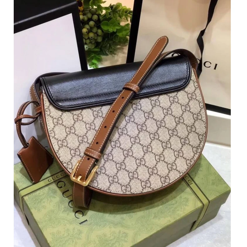 Louis vuitton locations Beige and Gucci Padlock Small Shoulder Bag Black