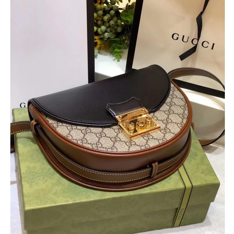 Louis vuitton locations Beige and Gucci Padlock Small Shoulder Bag Black