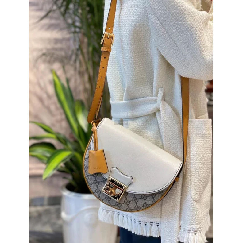 Kitlife Beige and Gucci Padlock Small Shoulder Bag White