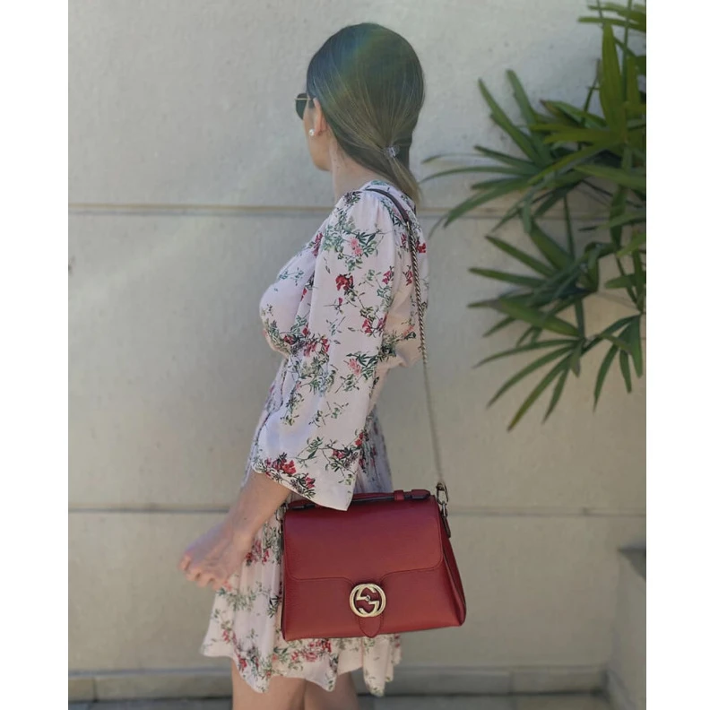 Louis vuitton locations 6.25cm (a Gucci Red Leather Interlocking GG Clasp Convertible Bag