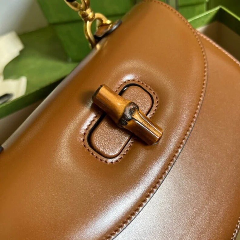 Top lv Gucci Small Top Handle Bag with Bamboo Cuir