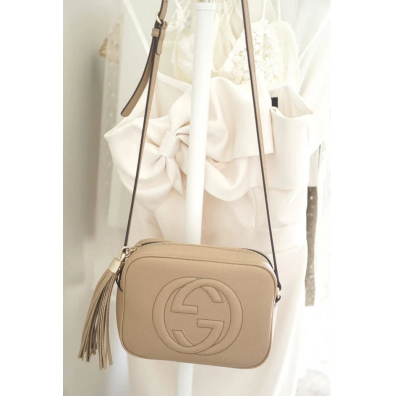 Louis vuitton locations Top zip c Gucci Soho Small Leather Disco Bag Beige