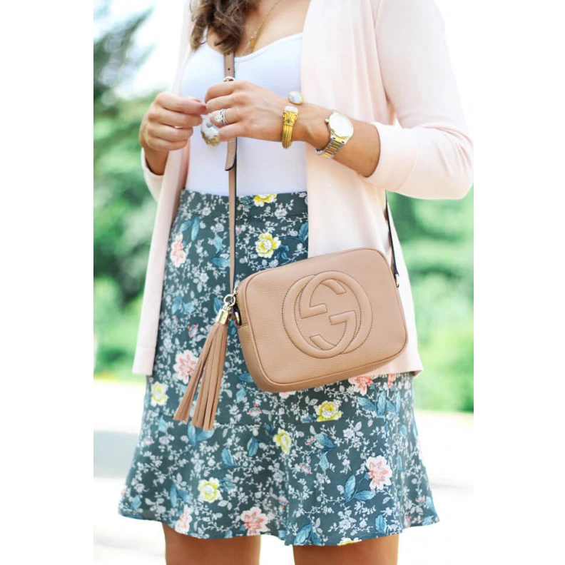 Louis vuitton locations Top zip c Gucci Soho Small Leather Disco Bag Beige