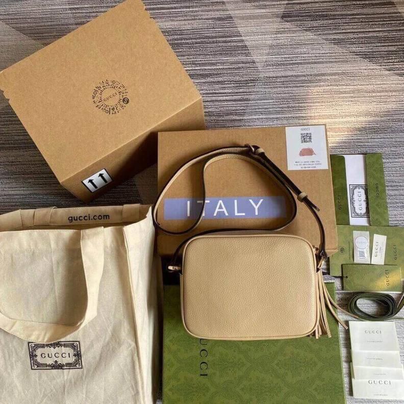 Louis vuitton locations Top zip c Gucci Soho Small Leather Disco Bag Beige