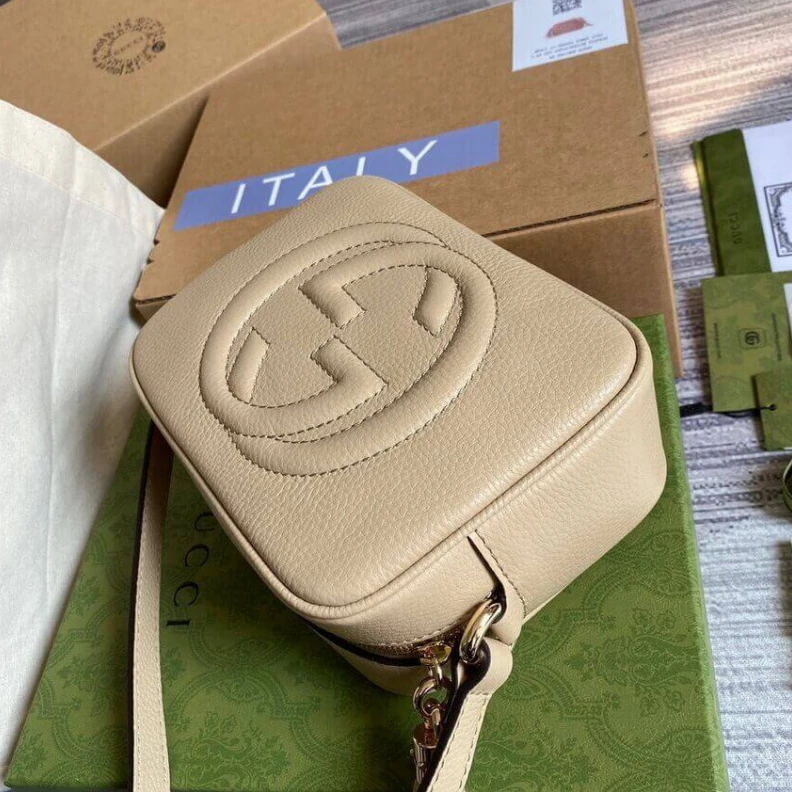 Louis vuitton locations Top zip c Gucci Soho Small Leather Disco Bag Beige