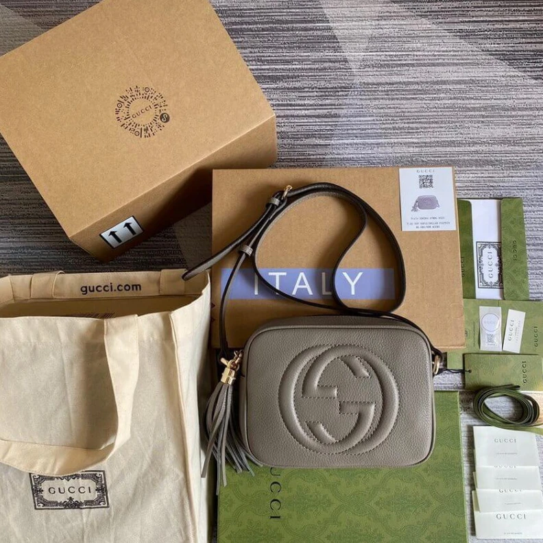 Replica bag A compact Gucci Soho Small Leather Disco Bag Grey