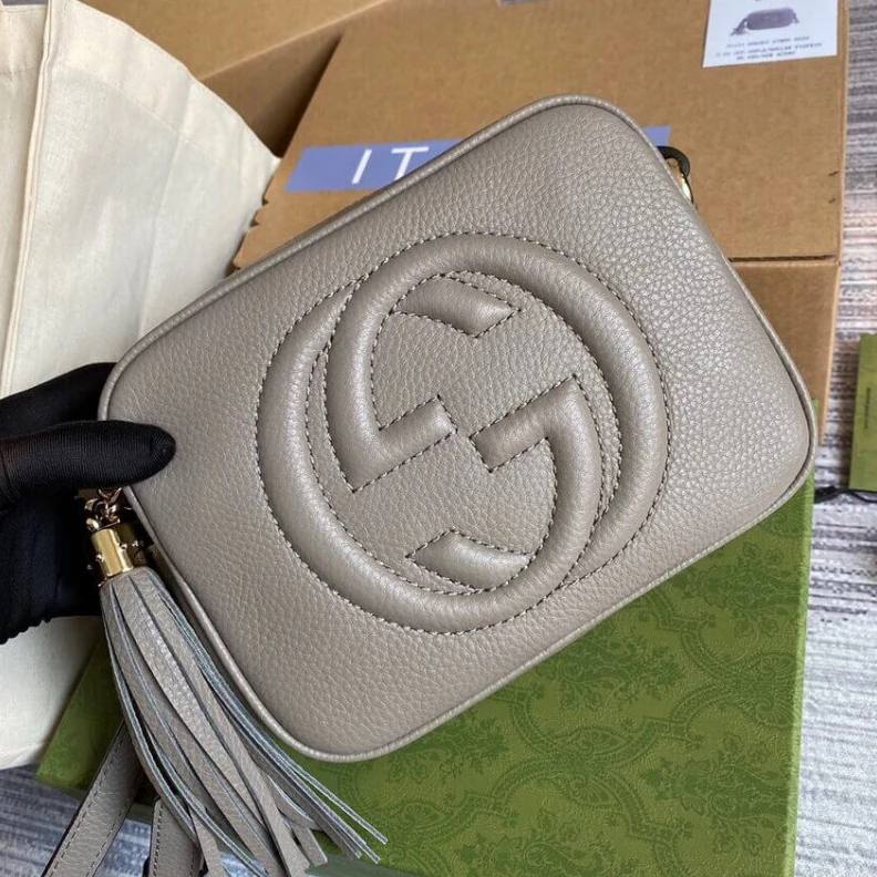 Replica bag A compact Gucci Soho Small Leather Disco Bag Grey