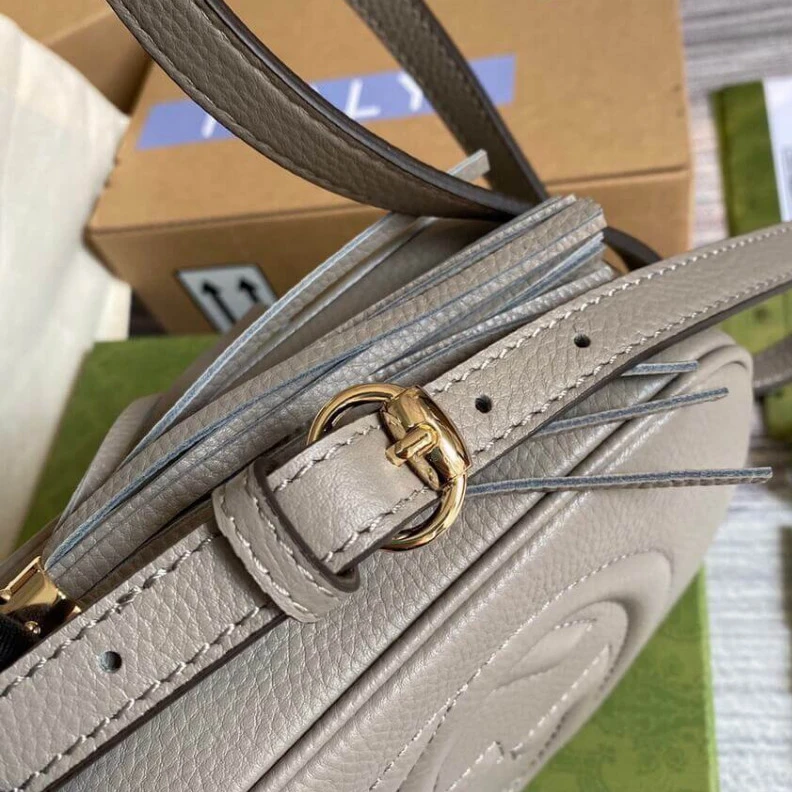 Replica bag A compact Gucci Soho Small Leather Disco Bag Grey