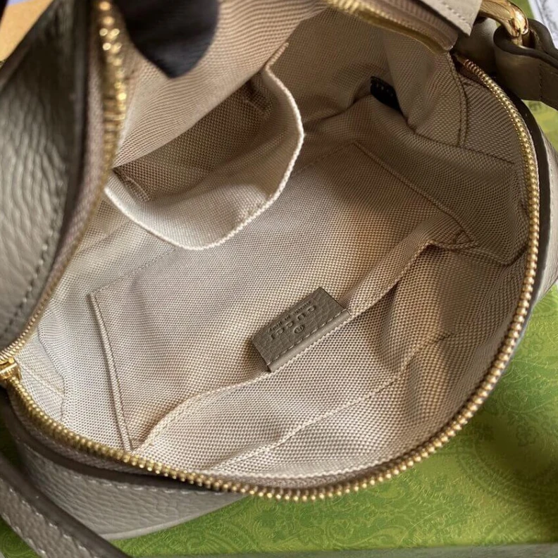 Replica bag A compact Gucci Soho Small Leather Disco Bag Grey