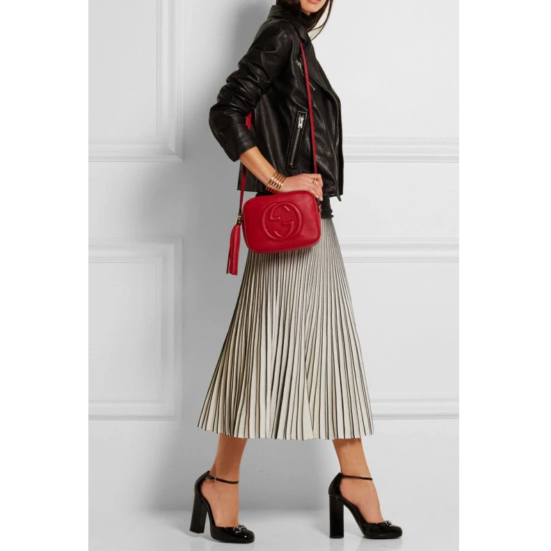 Lv belts replica A compact Gucci Soho Small Leather Disco Bag Red