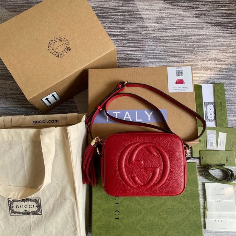 Lv belts replica A compact Gucci Soho Small Leather Disco Bag Red