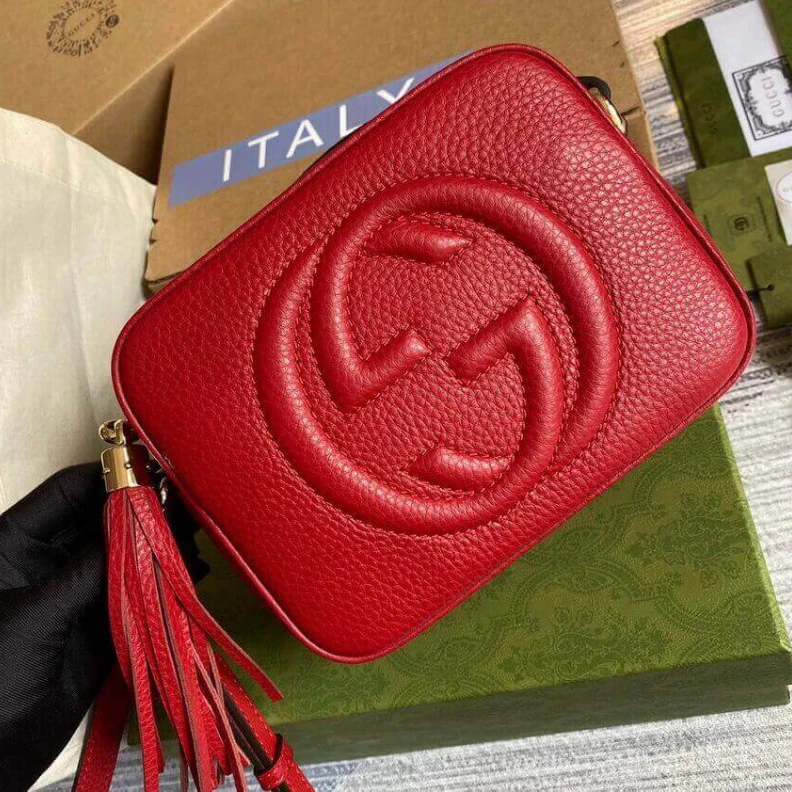 Lv belts replica A compact Gucci Soho Small Leather Disco Bag Red