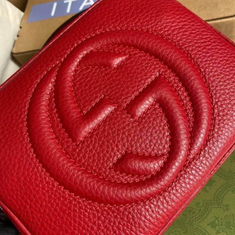 Lv belts replica A compact Gucci Soho Small Leather Disco Bag Red