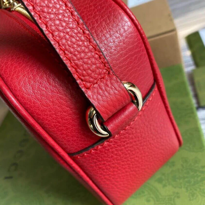 Lv belts replica A compact Gucci Soho Small Leather Disco Bag Red