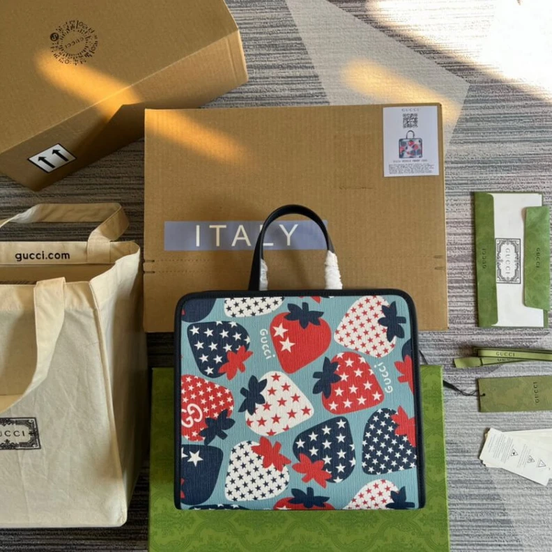 Louis vuitton locations Double ha Gucci Strawberry Star Tote Bag