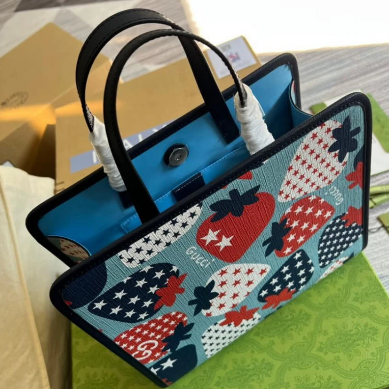 Louis vuitton locations Double ha Gucci Strawberry Star Tote Bag