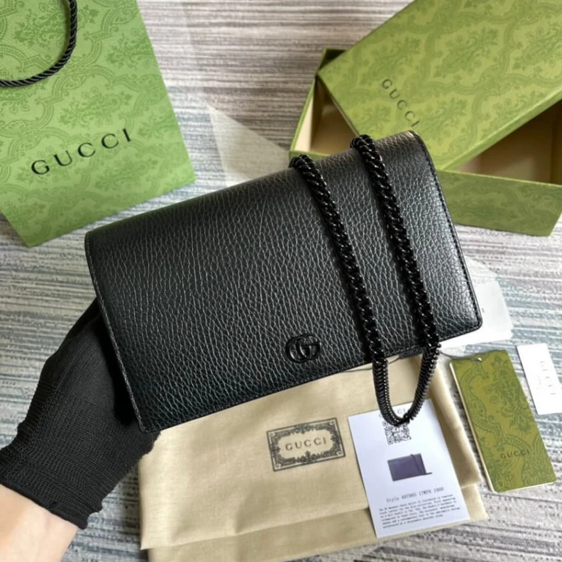 Replica bag Snap butt Gucci Textured Leather GG Marmont Mini Chain Bag