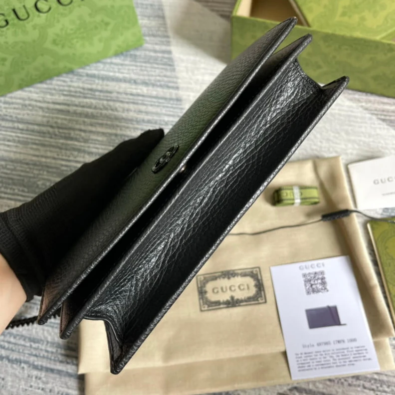 Replica bag Snap butt Gucci Textured Leather GG Marmont Mini Chain Bag