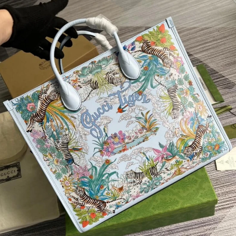 Top lv 38 x 32 x Gucci Tiger Medium Tote Bag
