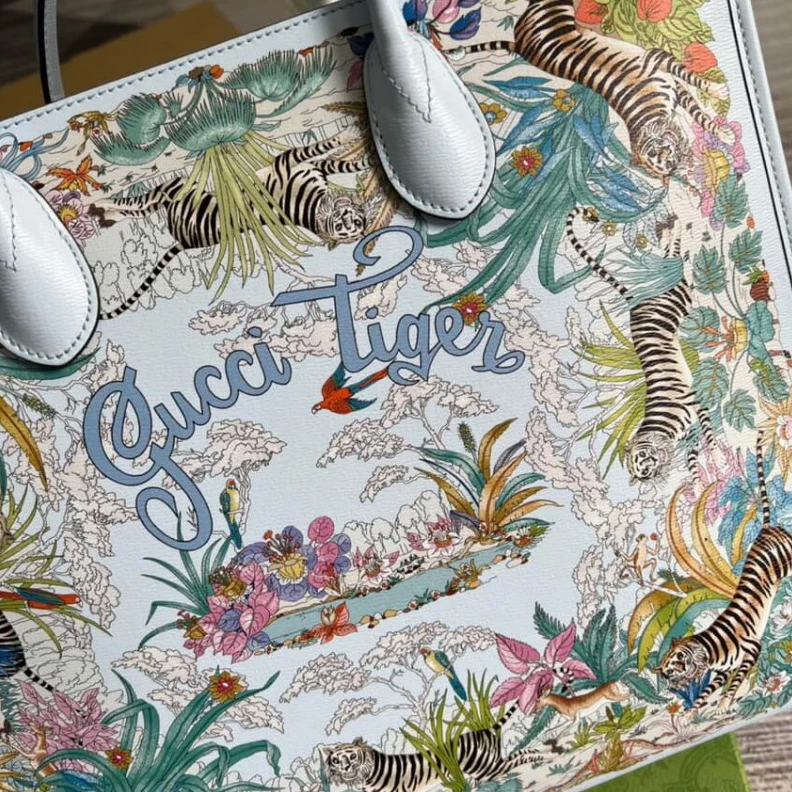 Top lv 38 x 32 x Gucci Tiger Medium Tote Bag