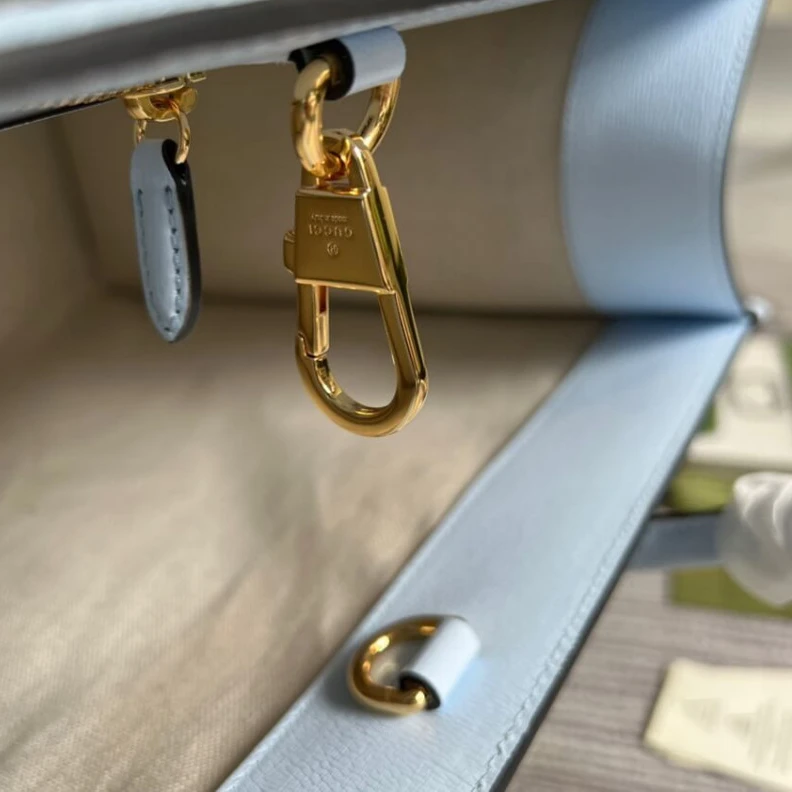 Top lv 38 x 32 x Gucci Tiger Medium Tote Bag
