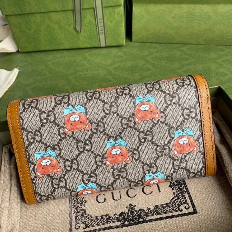 Lv belts replica Open: 7.5 KAI x Gucci Wallet