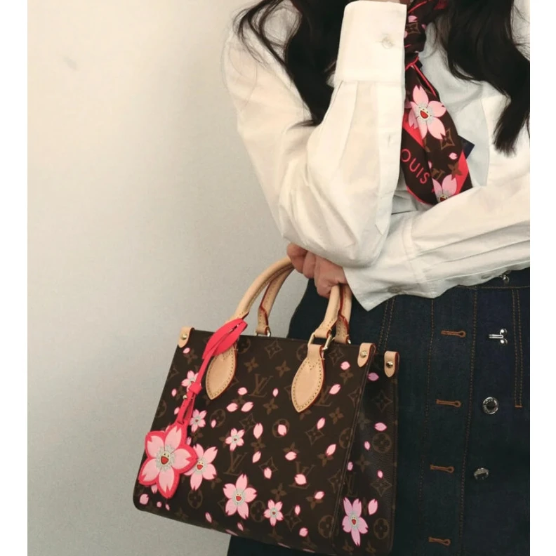 Mythick ru LV x TM OnTheGo PM Cherry Blossom