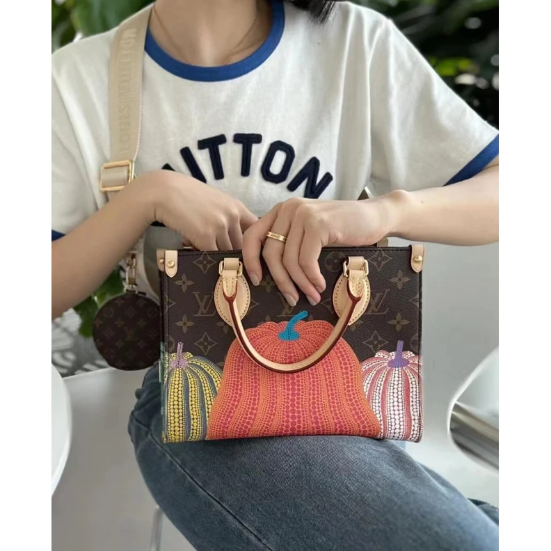 Mythick.ru Inside LV LV x YK OnTheGo PM with Pumpkin Print