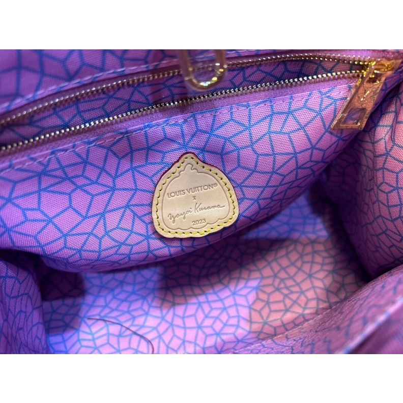 Mythick.ru Inside LV LV x YK OnTheGo PM with Pumpkin Print
