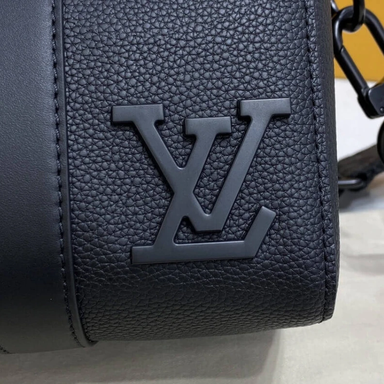 Louis vuitton locations This City Louis Vuitton Aerogram Leather City Keepall Black