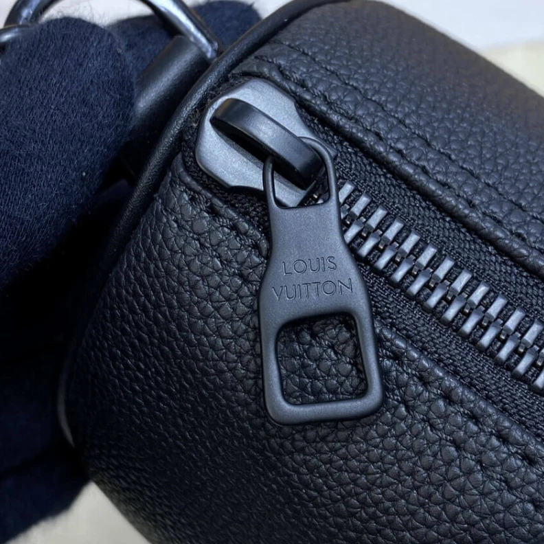 Lv belts replica Ferrous m Louis Vuitton Aerogram Leather Keepall XS Black