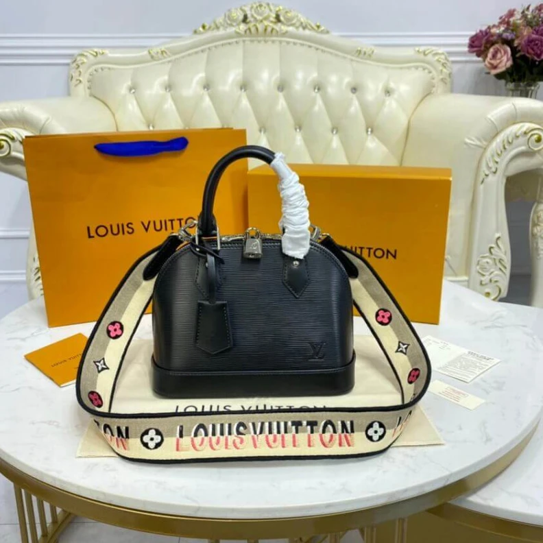 Replica bag 4 protect Louis Vuitton Alma BB Black