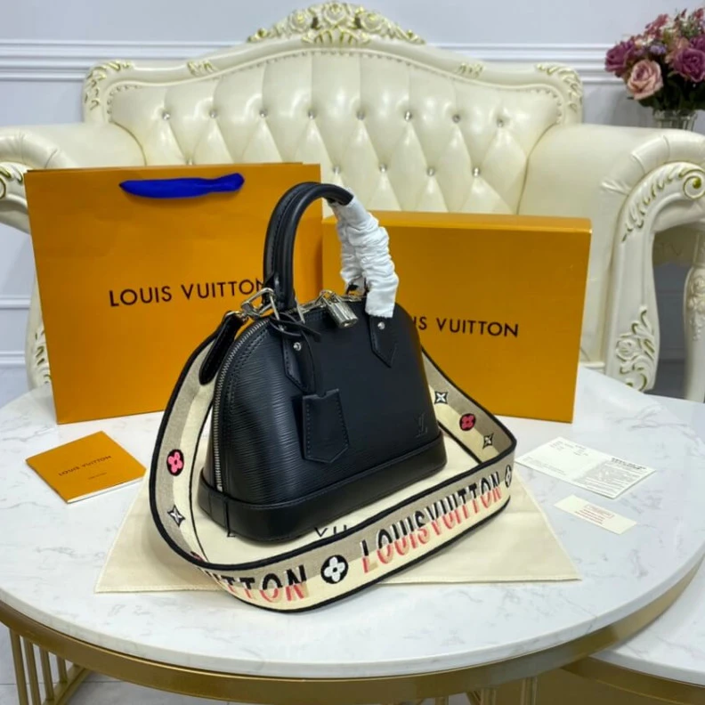 Replica bag 4 protect Louis Vuitton Alma BB Black