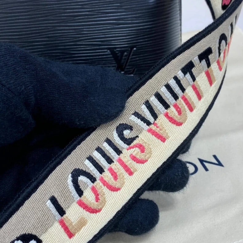 Replica bag 4 protect Louis Vuitton Alma BB Black