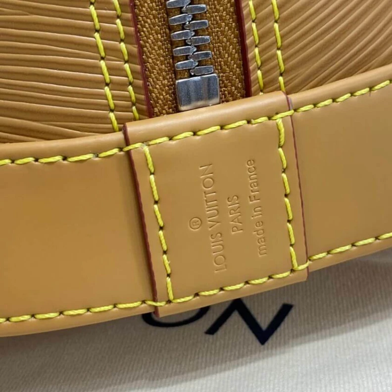 Lv belts replica Padlock Louis Vuitton Alma BB Honey Gold