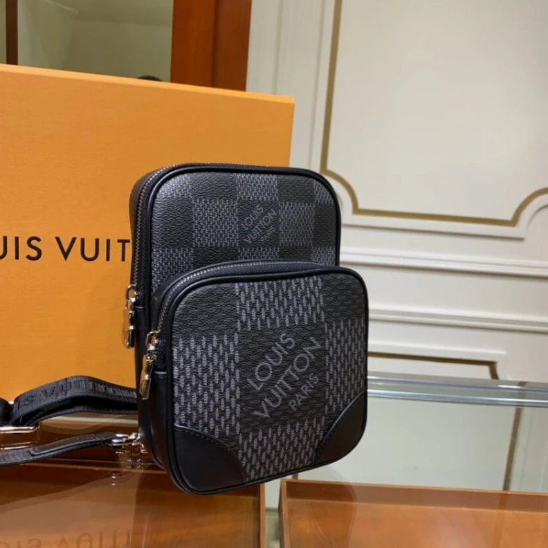 Replica bags <span styl Louis Vuitton Amazone Slingbag