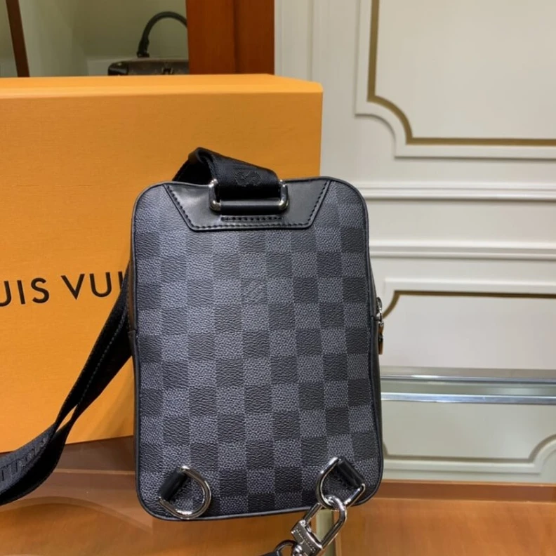 Replica bags <span styl Louis Vuitton Amazone Slingbag